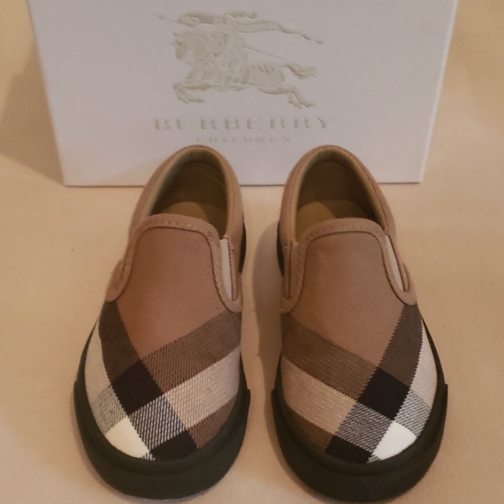 Burberry Classic Shoes size 25 Euro US 8.5